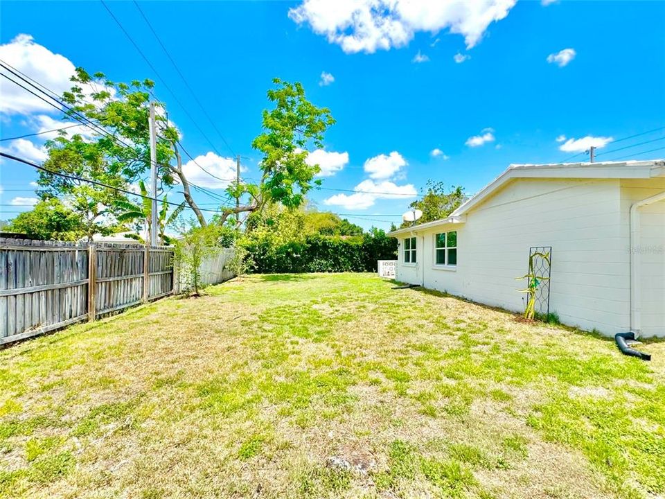 En Venta: $399,000 (2 camas, 1 baños, 1300 Pies cuadrados)