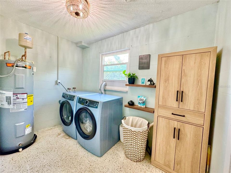 En Venta: $399,000 (2 camas, 1 baños, 1300 Pies cuadrados)