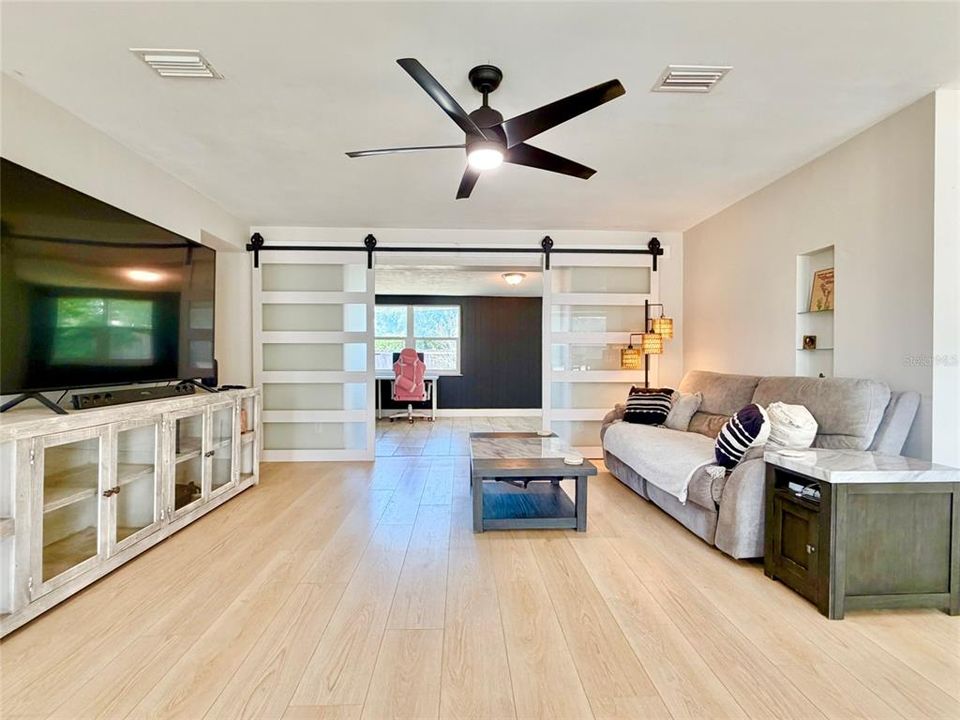 En Venta: $399,000 (2 camas, 1 baños, 1300 Pies cuadrados)