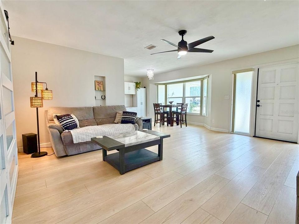En Venta: $399,000 (2 camas, 1 baños, 1300 Pies cuadrados)