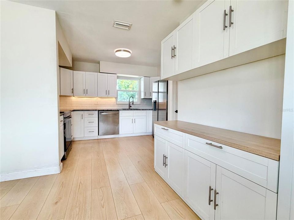 En Venta: $399,000 (2 camas, 1 baños, 1300 Pies cuadrados)