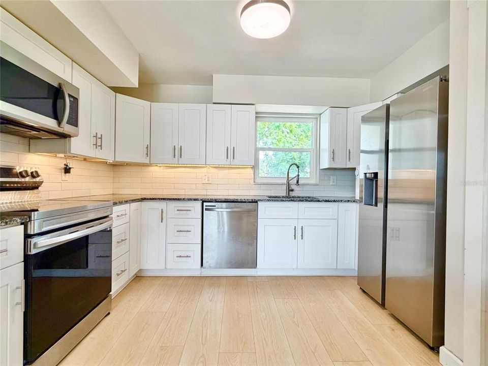 En Venta: $399,000 (2 camas, 1 baños, 1300 Pies cuadrados)