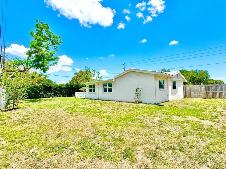 En Venta: $399,000 (2 camas, 1 baños, 1300 Pies cuadrados)