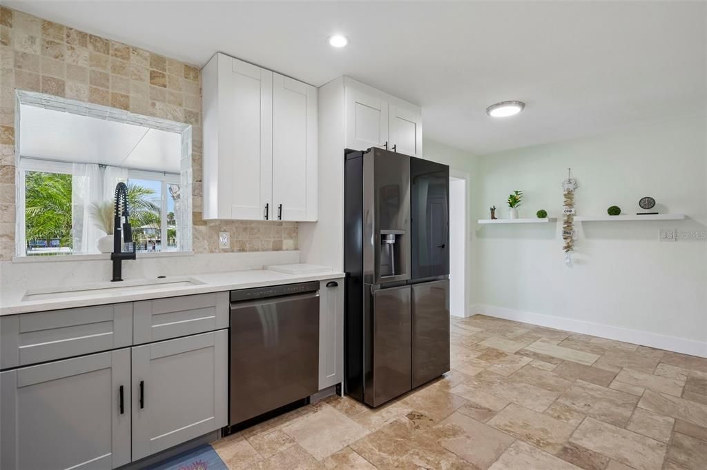 For Sale: $410,000 (3 beds, 2 baths, 1550 Square Feet)