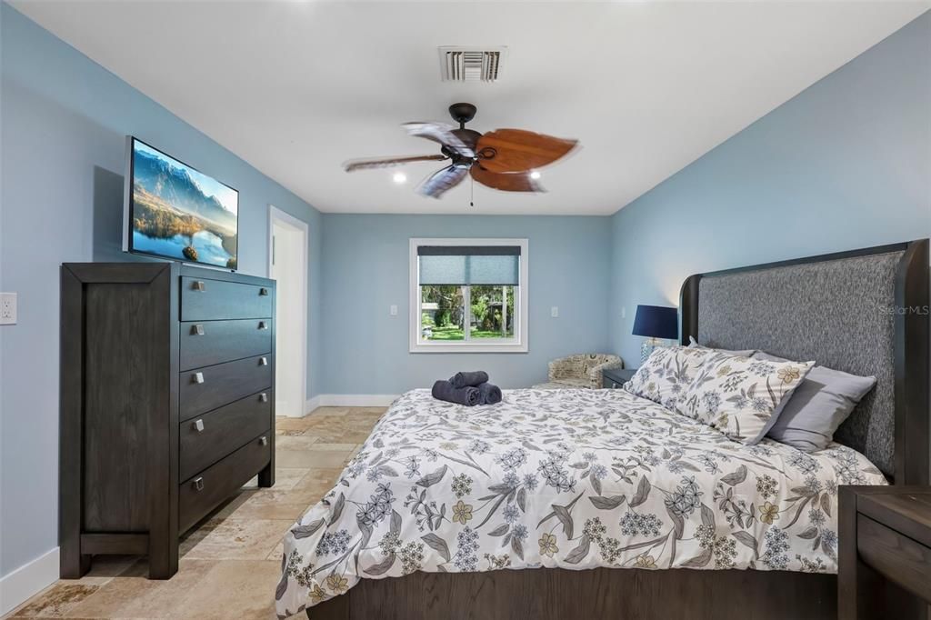 For Sale: $410,000 (3 beds, 2 baths, 1550 Square Feet)