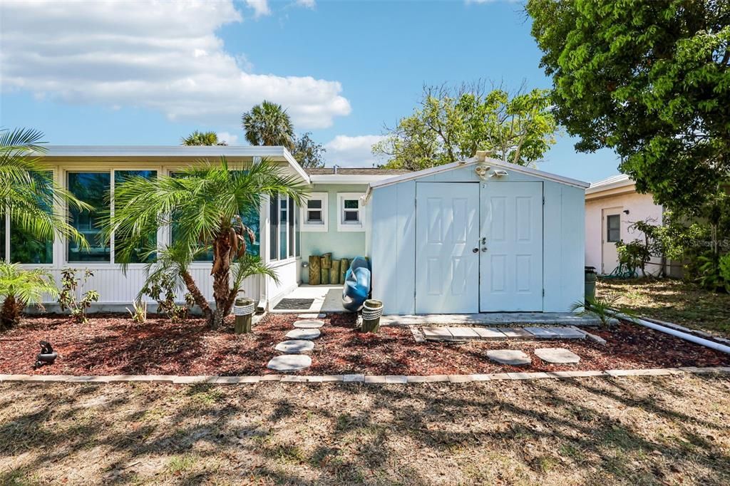 For Sale: $410,000 (3 beds, 2 baths, 1550 Square Feet)