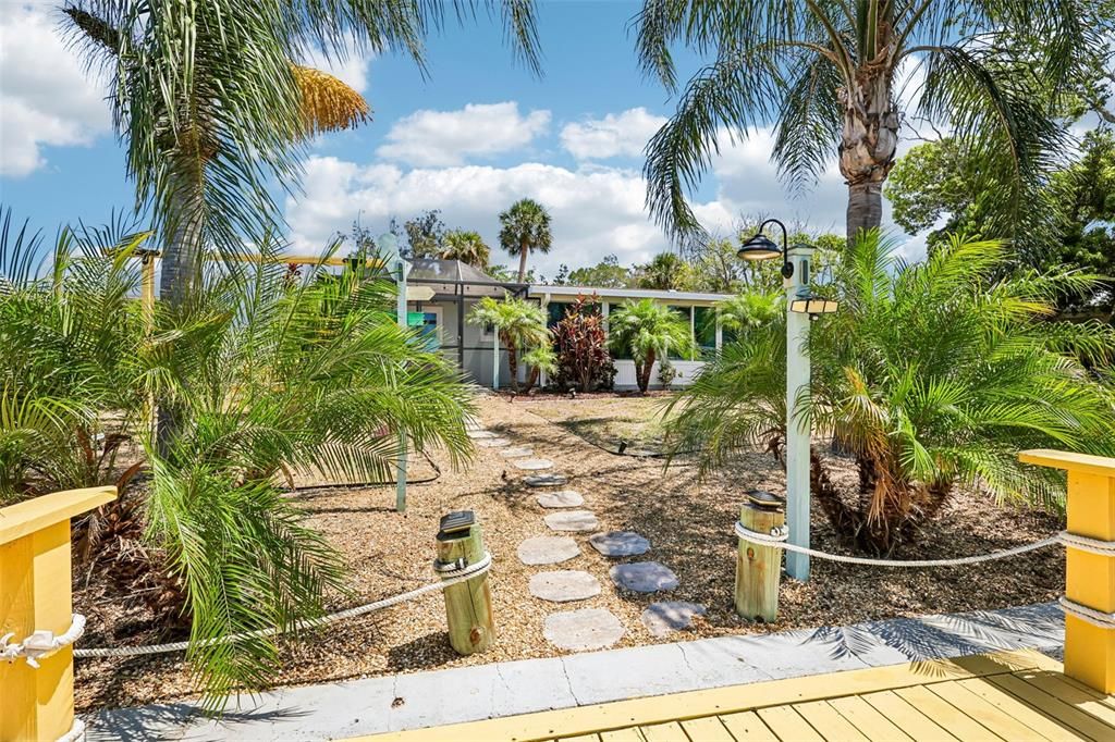 For Sale: $410,000 (3 beds, 2 baths, 1550 Square Feet)