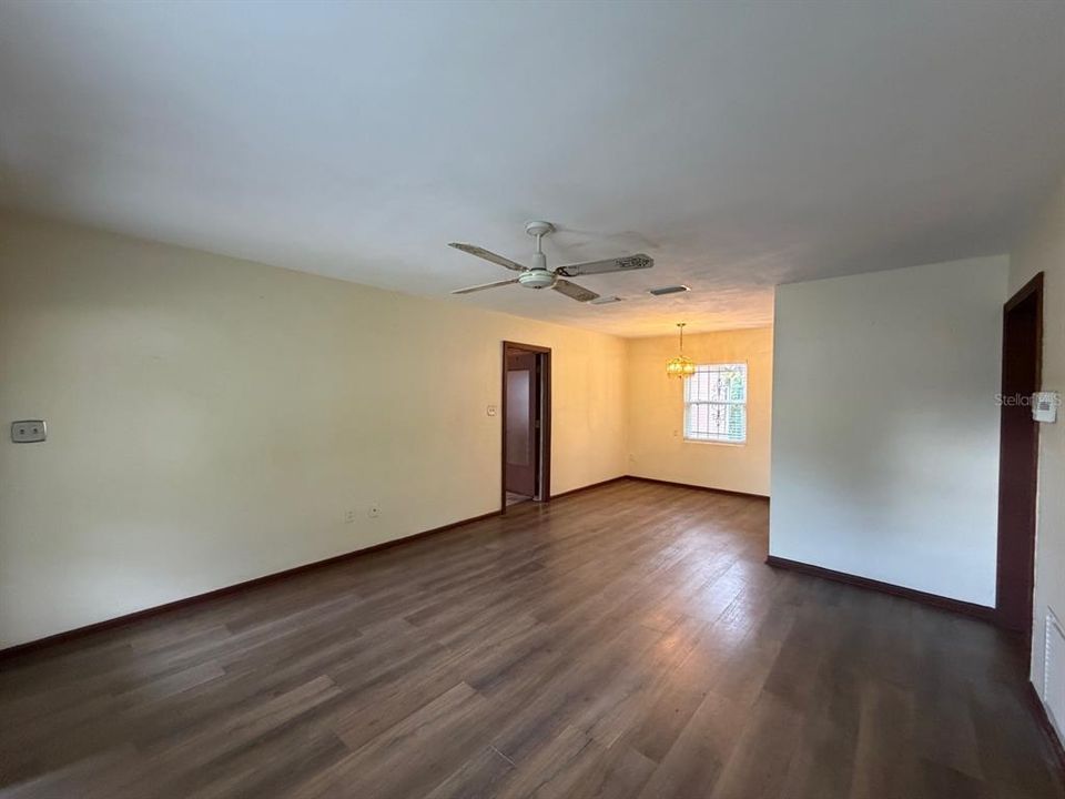 На продажу: $185,000 (3 спален, 1 ванн, 1300 Квадратных фут)