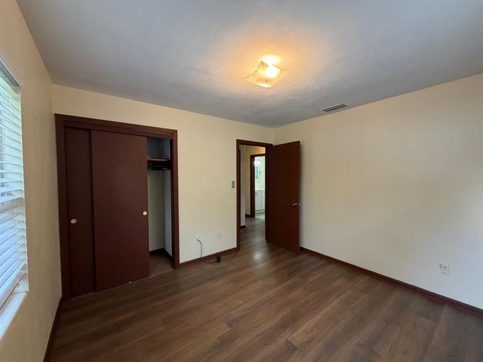 На продажу: $185,000 (3 спален, 1 ванн, 1300 Квадратных фут)