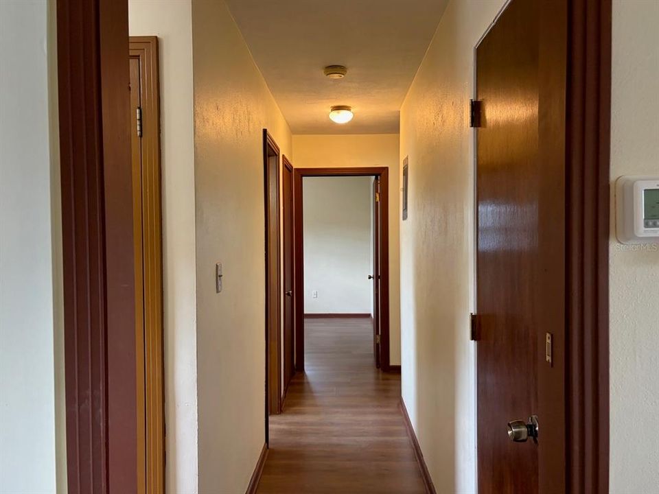 На продажу: $185,000 (3 спален, 1 ванн, 1300 Квадратных фут)