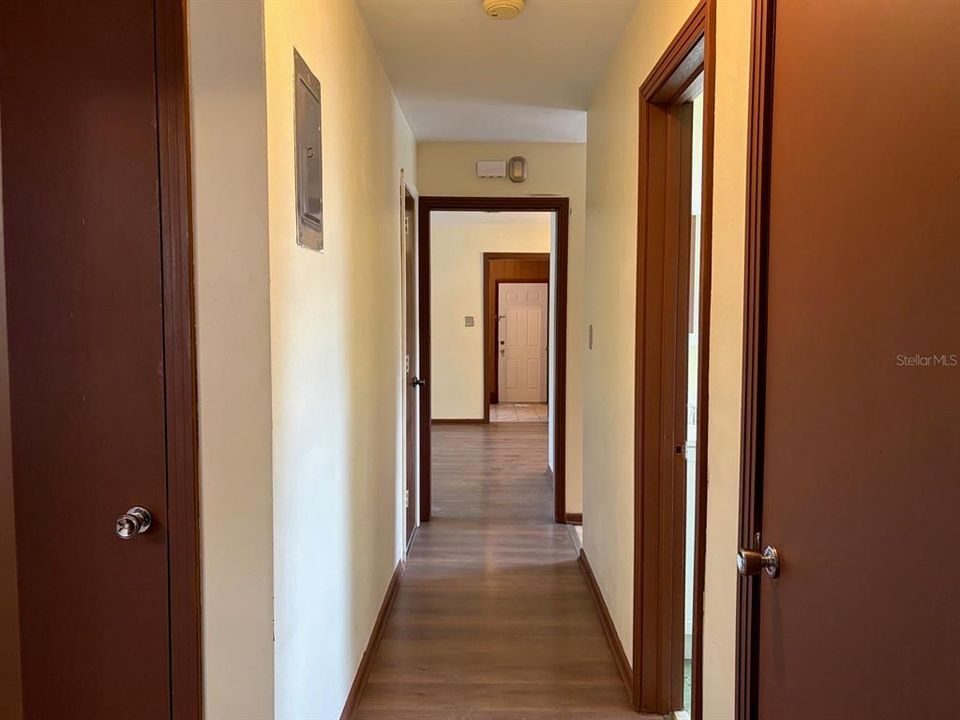 На продажу: $185,000 (3 спален, 1 ванн, 1300 Квадратных фут)
