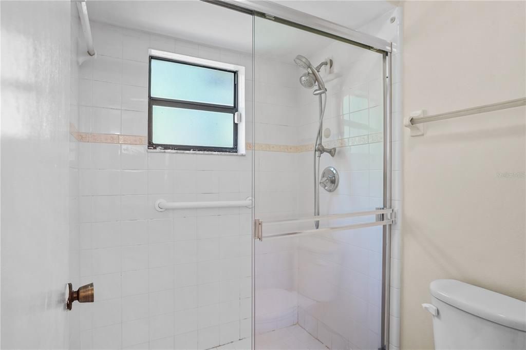 На продажу: $325,000 (3 спален, 2 ванн, 1401 Квадратных фут)