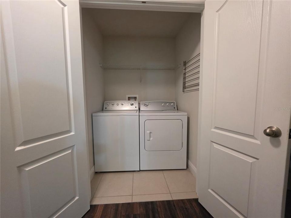 На продажу: $375,000 (3 спален, 2 ванн, 1872 Квадратных фут)