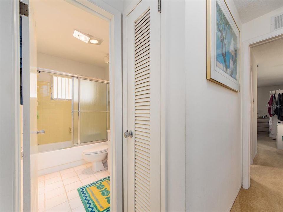 En Venta: $330,000 (2 camas, 2 baños, 1587 Pies cuadrados)