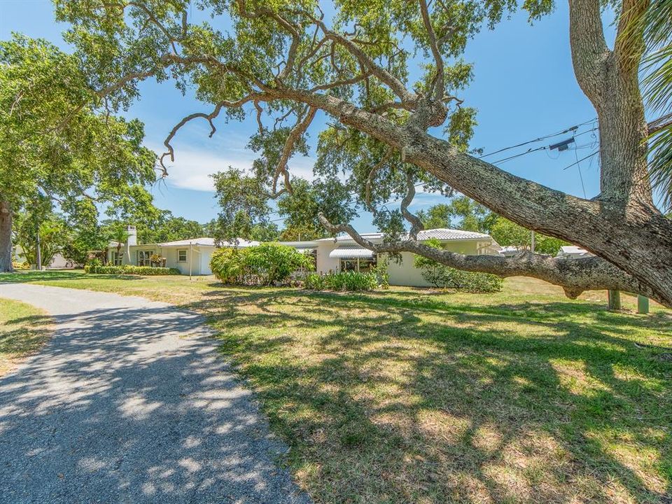 En Venta: $330,000 (2 camas, 2 baños, 1587 Pies cuadrados)