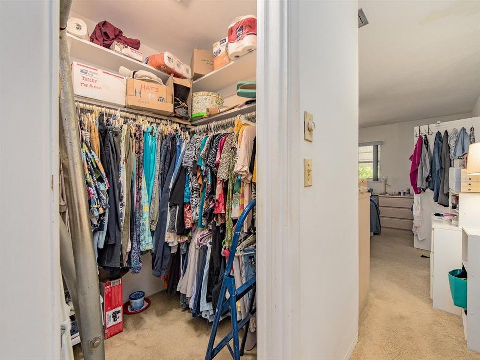 En Venta: $330,000 (2 camas, 2 baños, 1587 Pies cuadrados)