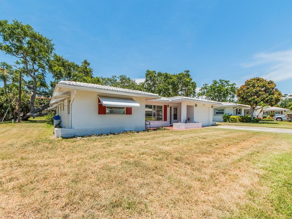 En Venta: $330,000 (2 camas, 2 baños, 1587 Pies cuadrados)