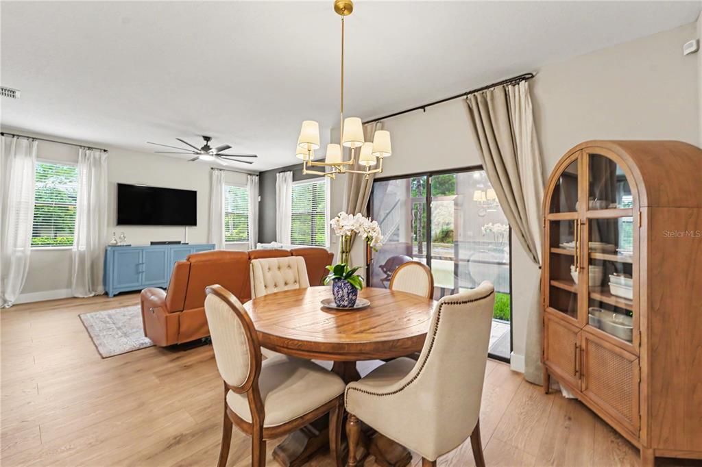 На продажу: $344,900 (3 спален, 2 ванн, 1801 Квадратных фут)