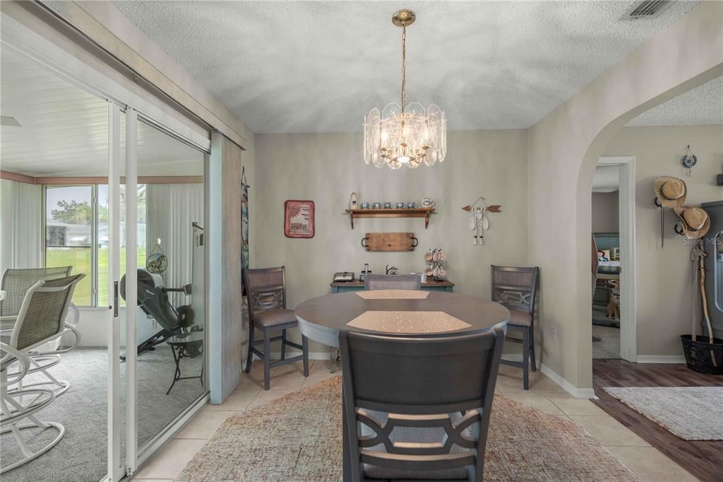 En Venta: $222,900 (2 camas, 2 baños, 1296 Pies cuadrados)