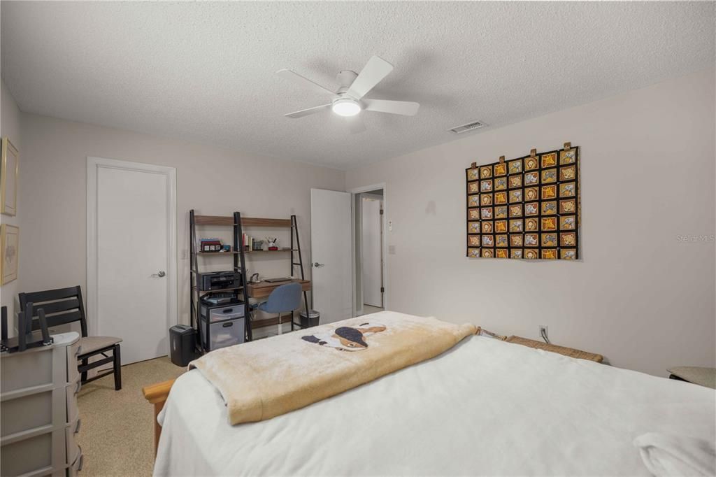 En Venta: $222,900 (2 camas, 2 baños, 1296 Pies cuadrados)