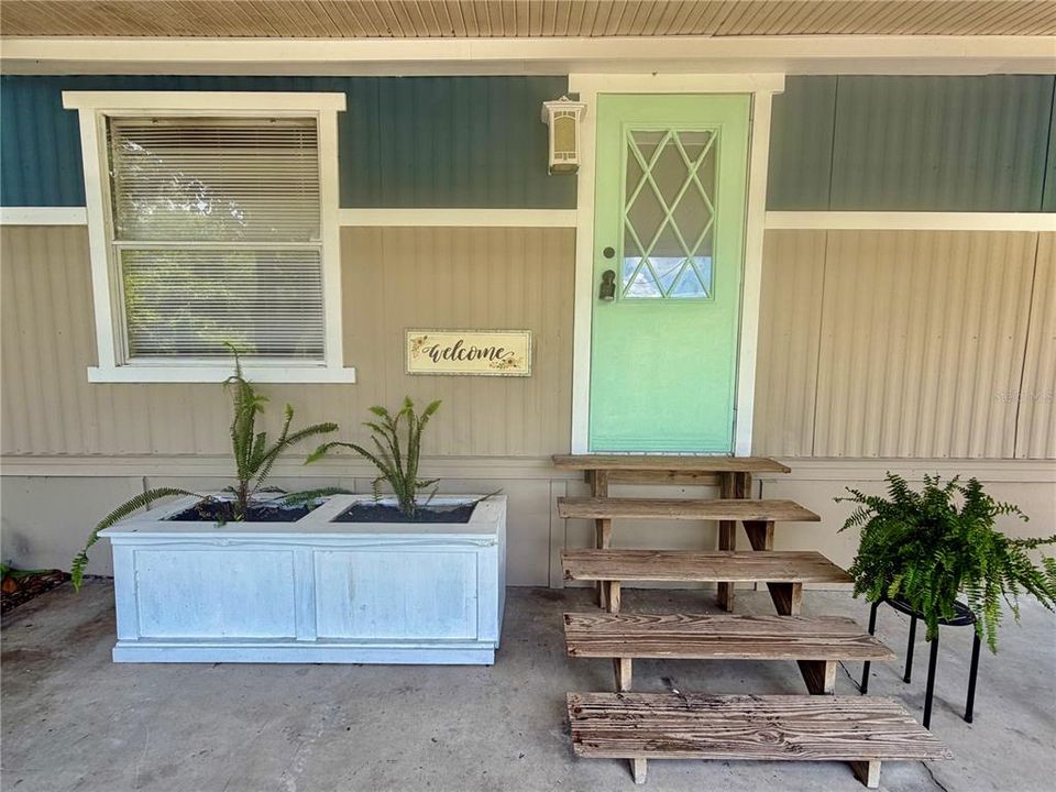 For Sale: $175,000 (3 beds, 2 baths, 960 Square Feet)