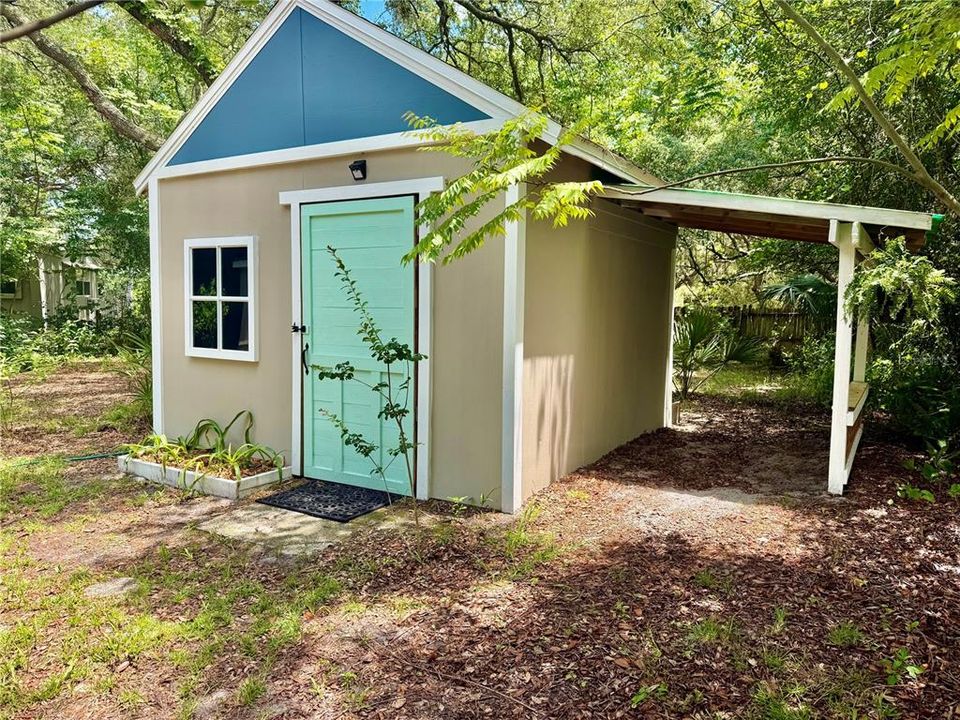 For Sale: $175,000 (3 beds, 2 baths, 960 Square Feet)