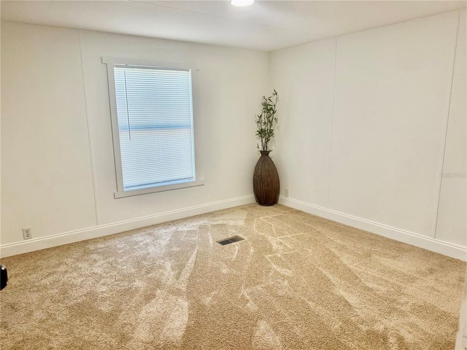 For Sale: $175,000 (3 beds, 2 baths, 960 Square Feet)