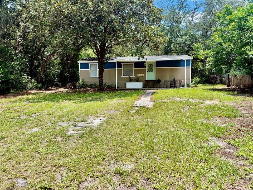 For Sale: $175,000 (3 beds, 2 baths, 960 Square Feet)
