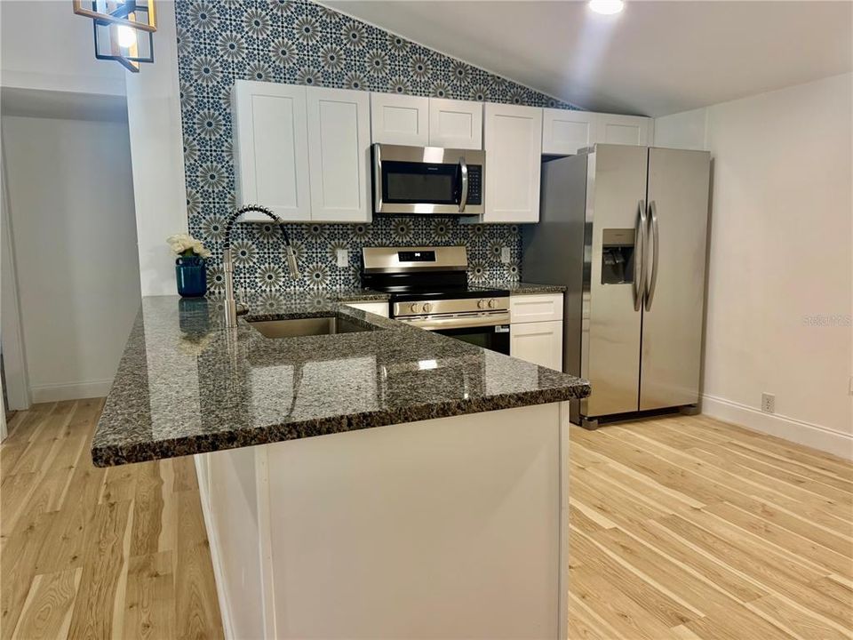 For Sale: $175,000 (3 beds, 2 baths, 960 Square Feet)