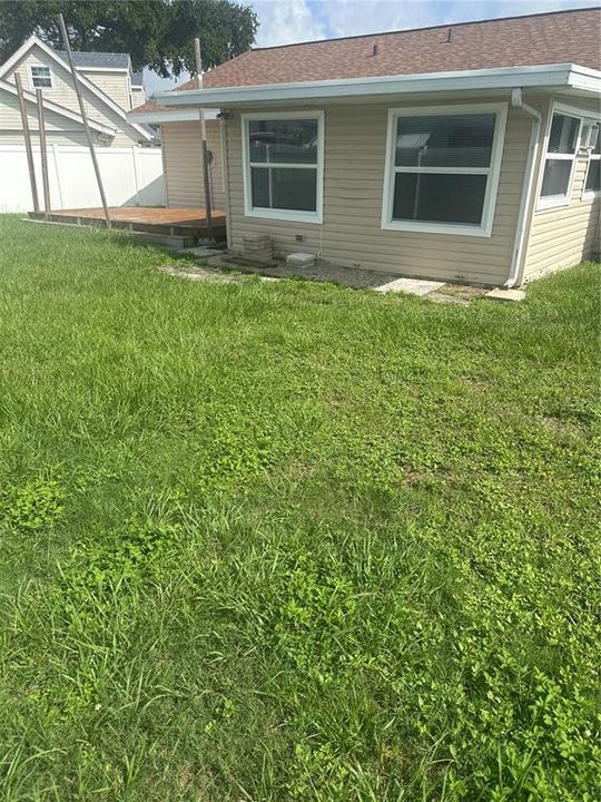 For Rent: $2,700 (3 beds, 2 baths, 976 Square Feet)