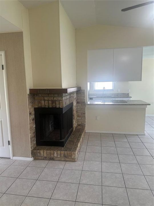 For Rent: $2,700 (3 beds, 2 baths, 976 Square Feet)