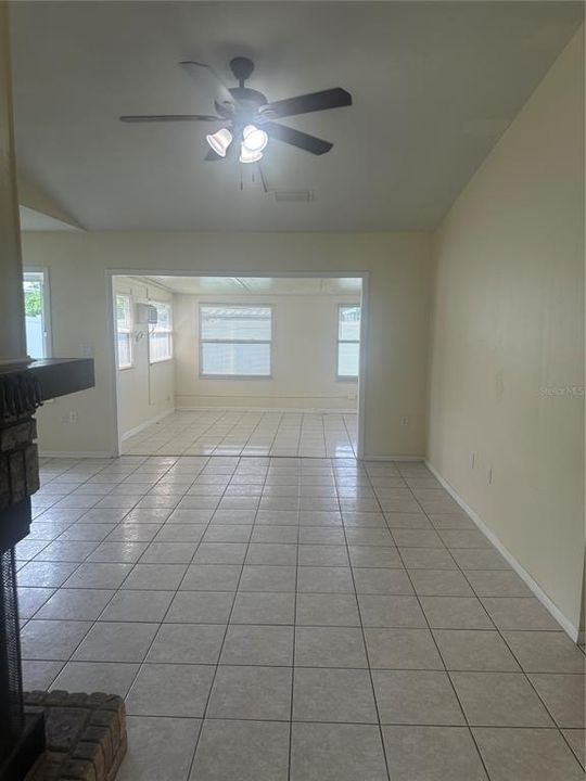 For Rent: $2,700 (3 beds, 2 baths, 976 Square Feet)