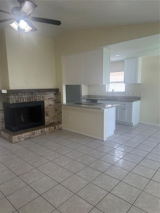 For Rent: $2,700 (3 beds, 2 baths, 976 Square Feet)