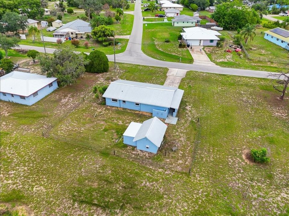 For Sale: $185,000 (3 beds, 1 baths, 929 Square Feet)