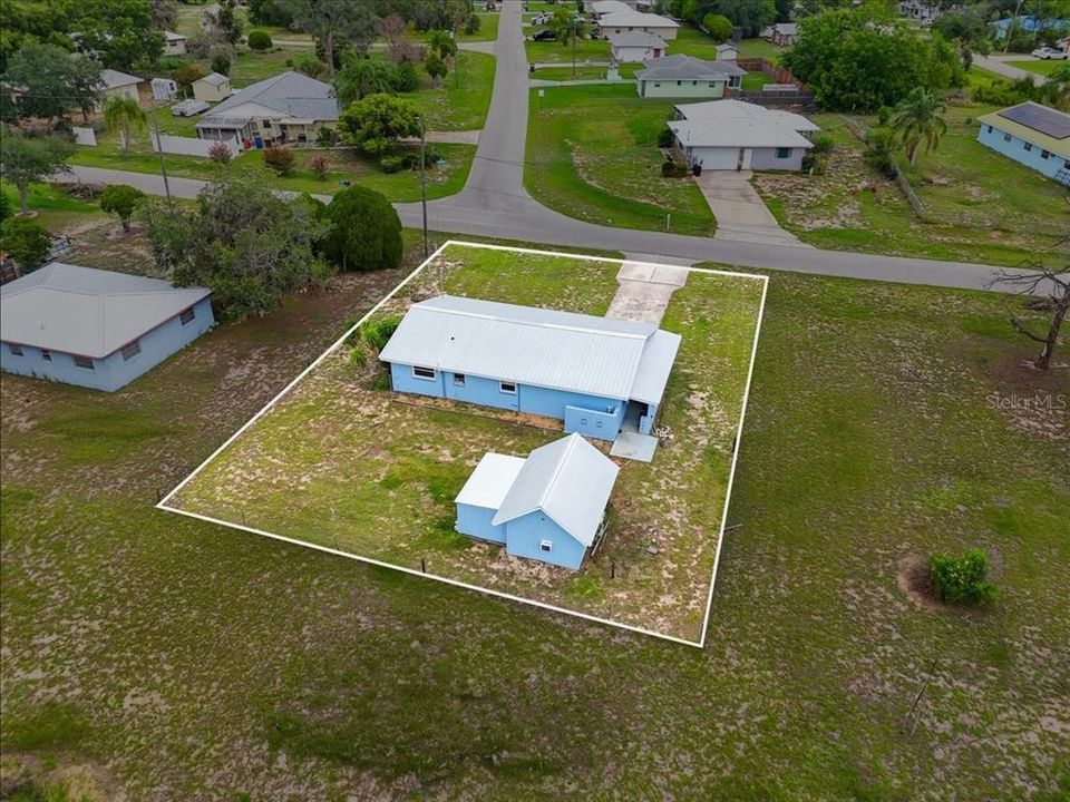 For Sale: $185,000 (3 beds, 1 baths, 929 Square Feet)