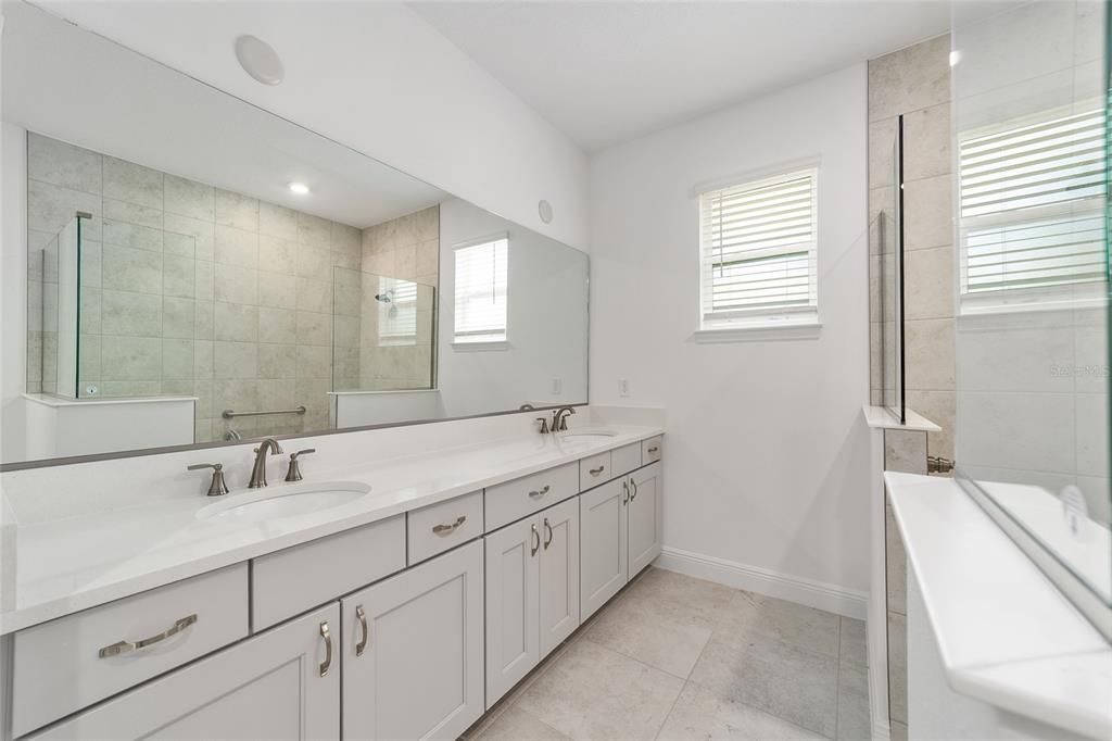 En Venta: $461,235 (2 camas, 2 baños, 2019 Pies cuadrados)
