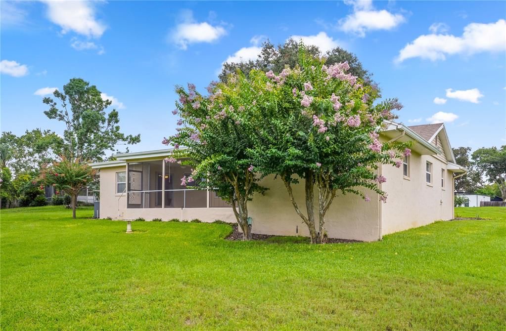 En Venta: $419,000 (4 camas, 2 baños, 1981 Pies cuadrados)