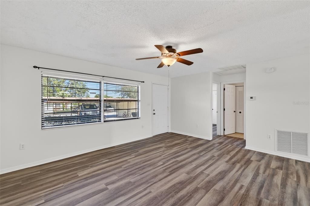 En Venta: $185,000 (2 camas, 2 baños, 918 Pies cuadrados)