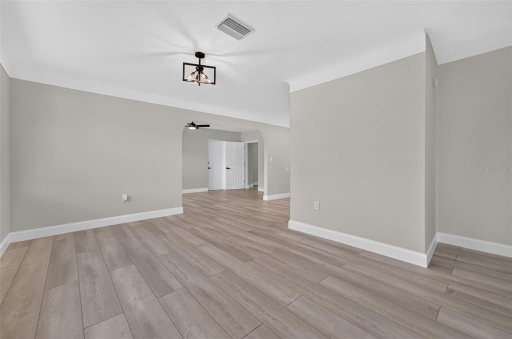 En Venta: $399,900 (3 camas, 2 baños, 1314 Pies cuadrados)