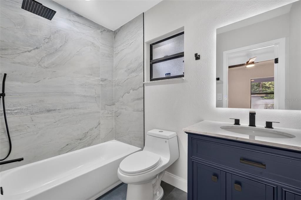 En Venta: $399,900 (3 camas, 2 baños, 1314 Pies cuadrados)