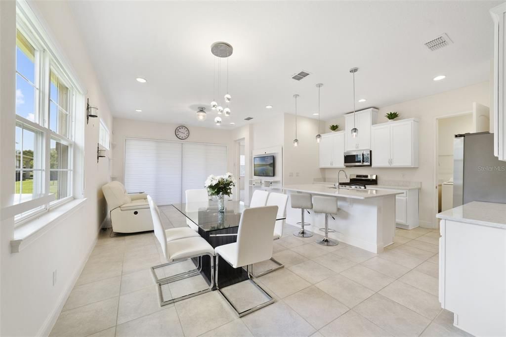 For Sale: $285,000 (2 beds, 2 baths, 1346 Square Feet)