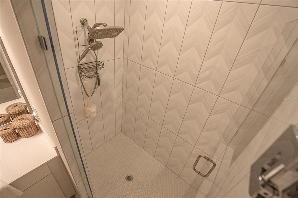 For Sale: $495,000 (5 beds, 3 baths, 2289 Square Feet)