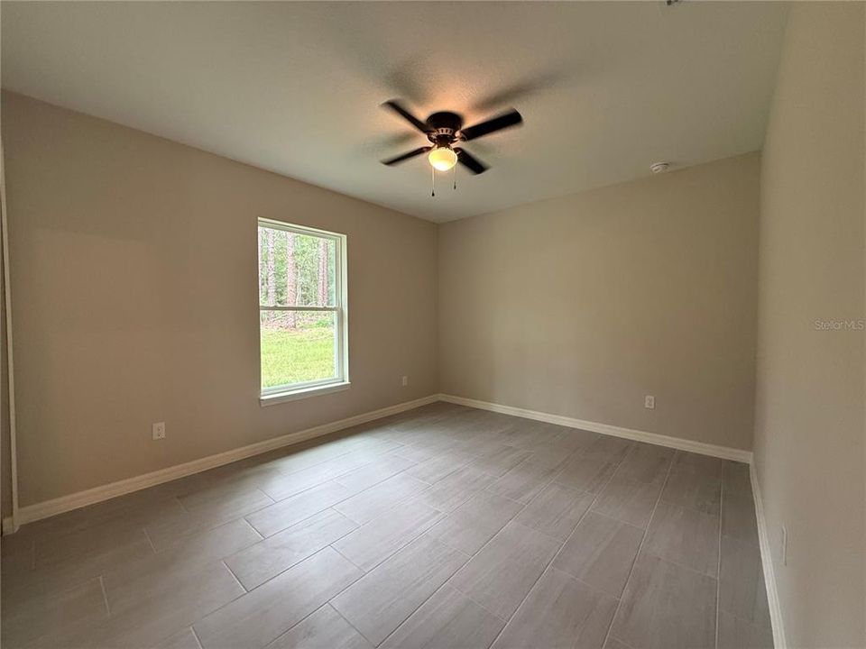 For Sale: $299,900 (4 beds, 2 baths, 1683 Square Feet)