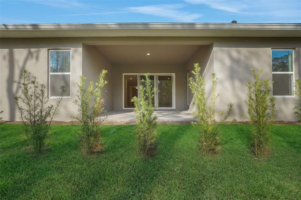 Active With Contract: $1,058,989 (4 beds, 3 baths, 3100 Square Feet)