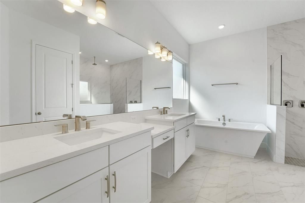 Active With Contract: $1,058,989 (4 beds, 3 baths, 3100 Square Feet)