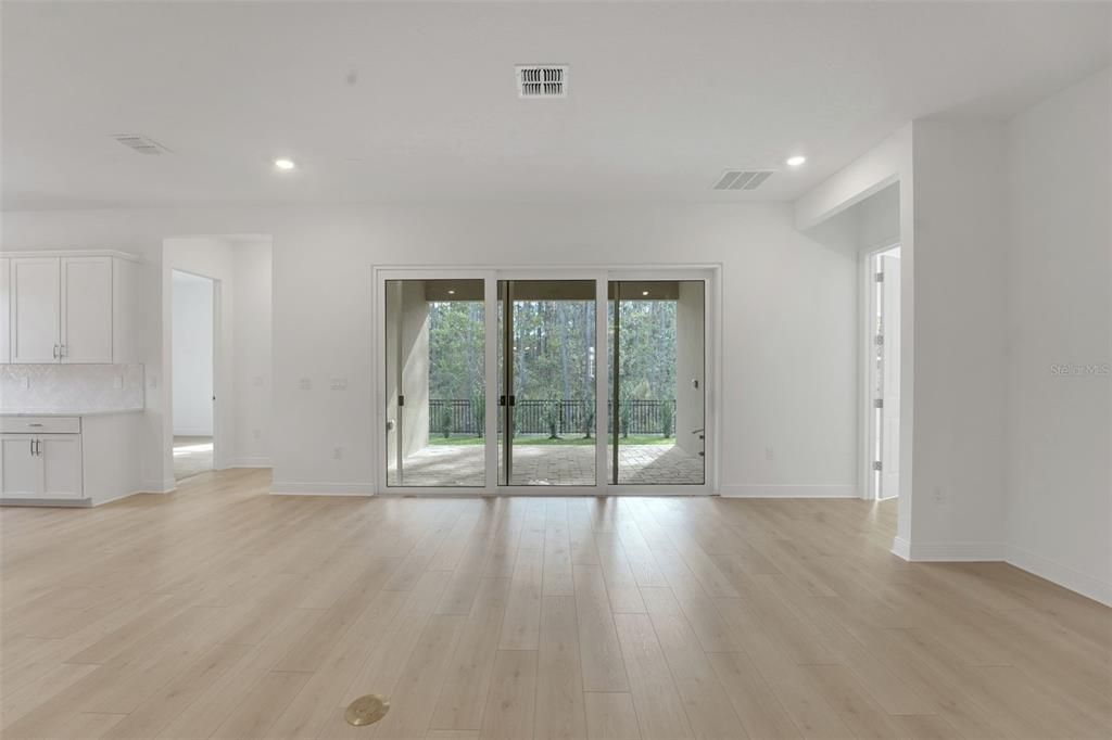 Active With Contract: $1,058,989 (4 beds, 3 baths, 3100 Square Feet)