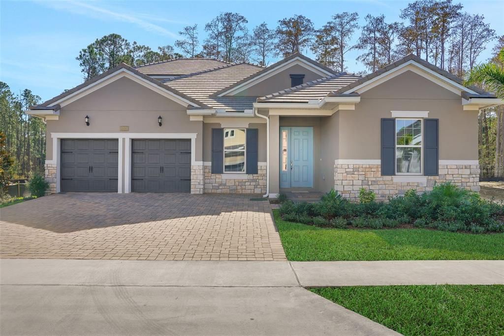Active With Contract: $1,058,989 (4 beds, 3 baths, 3100 Square Feet)