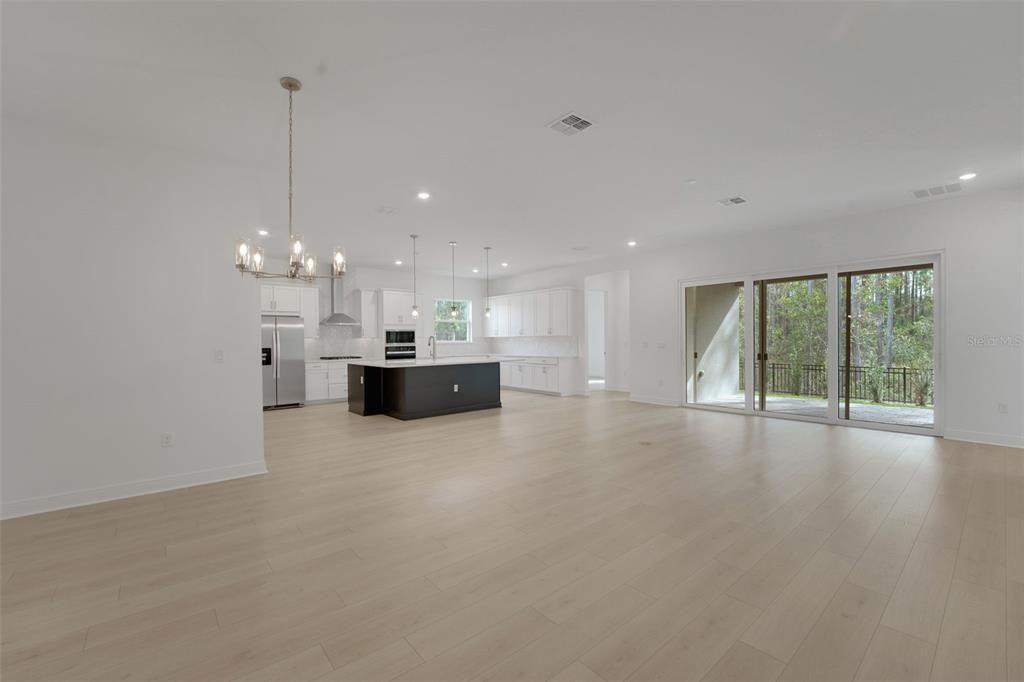 Active With Contract: $1,058,989 (4 beds, 3 baths, 3100 Square Feet)
