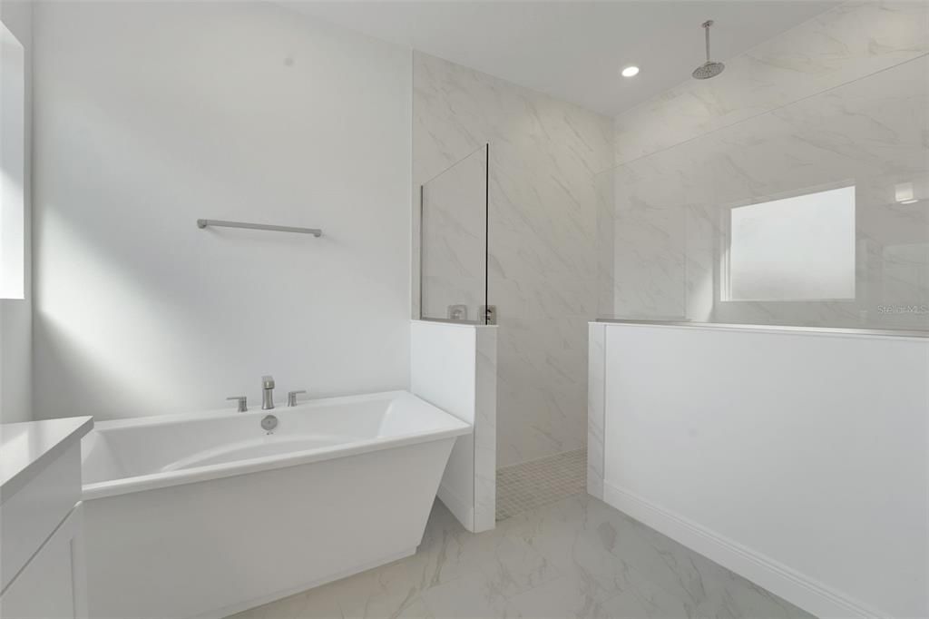 Active With Contract: $1,058,989 (4 beds, 3 baths, 3100 Square Feet)