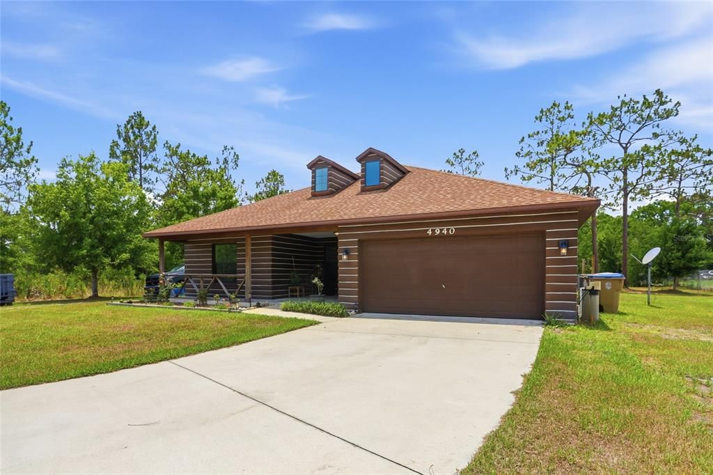 For Sale: $350,000 (4 beds, 2 baths, 1427 Square Feet)